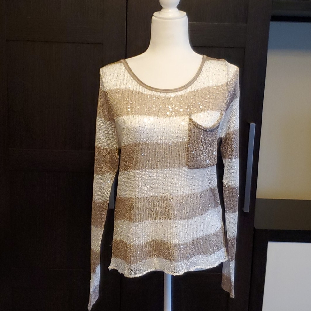 Lightweight sweater